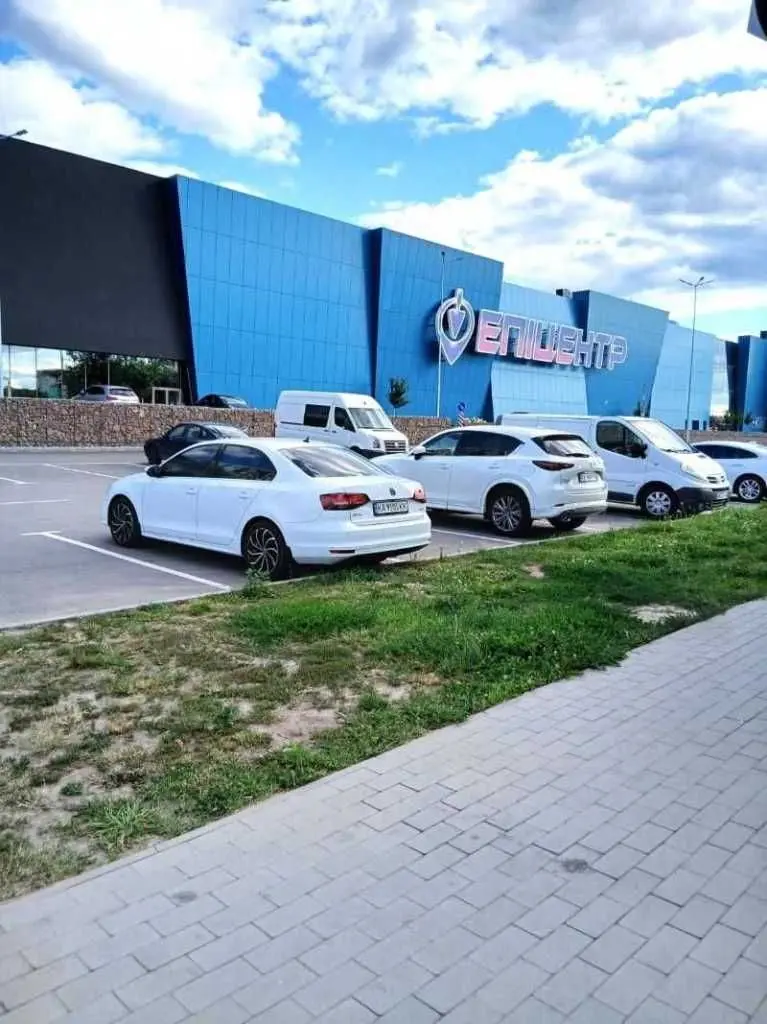 Фото Продаю 1 кімнатну квартиру, 35 кв. м, Інститутська вул.  Гатне, ціна: 60000 USD, код 9687