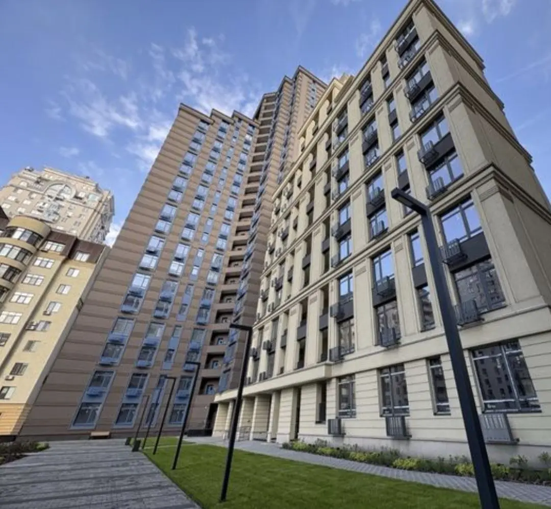 Фото Продаю офіс, 115 кв. м, Річна вул. 4 Київ, ціна: 220000 $, код 9701