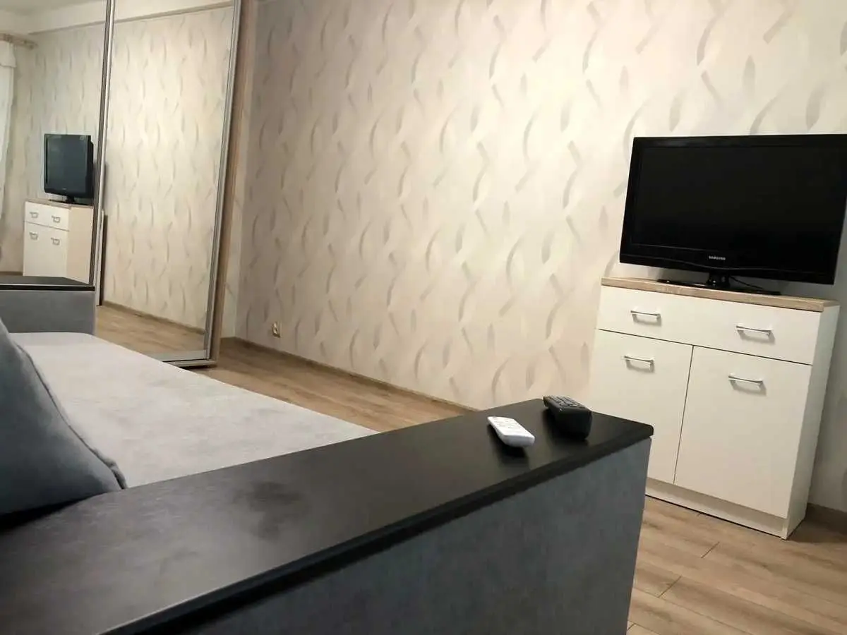 Фото Rent a 1-room apartment, Vidradnyi Avenue 40 Kyiv for long-term rent, price: 10000 UAH, code 9717