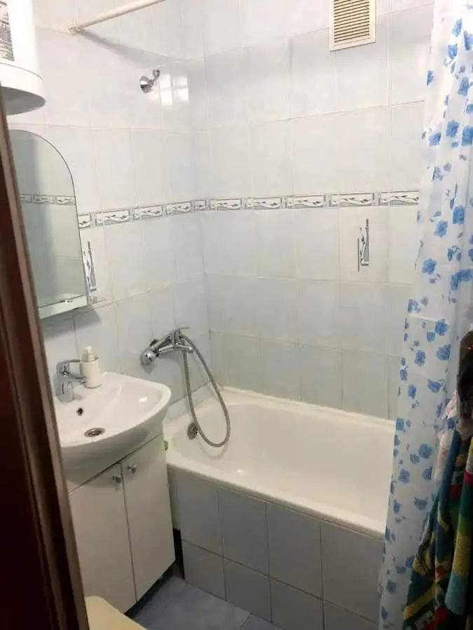 Фото Rent a 1-room apartment, Vidradnyi Avenue 40 Kyiv for long-term rent, price: 10000 UAH, code 9717
