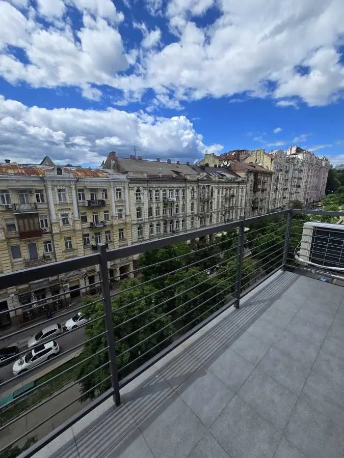 Фото Rent a 4-room apartment, Antonovycha Street (Horkoho Street) 15 Kyiv for long-term rent, price: 4000 USD, code 9722