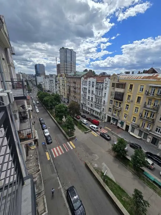 Фото Rent a 4-room apartment, Antonovycha Street (Horkoho Street) 15 Kyiv for long-term rent, price: 4000 USD, code 9722