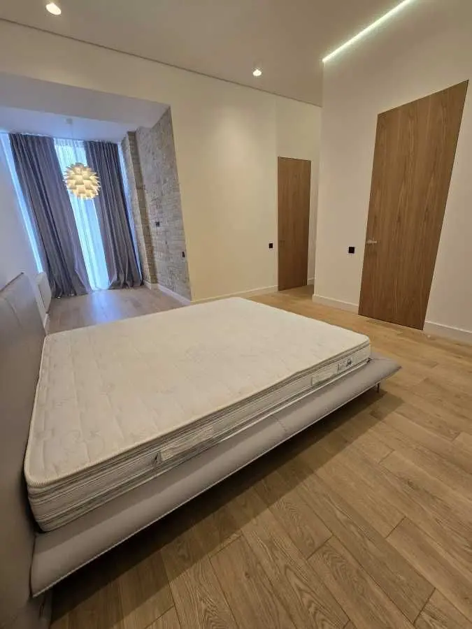 Фото Rent a 4-room apartment, Antonovycha Street (Horkoho Street) 15 Kyiv for long-term rent, price: 4000 USD, code 9722