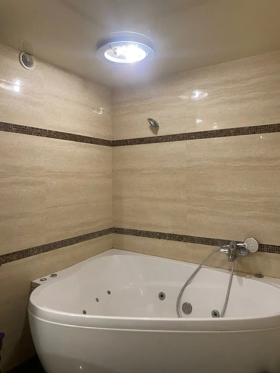 Фото Rent a 3-room apartment, Darnytskyi Boulevard 8 Kyiv for long-term rent, price: 20000 UAH, code 9726