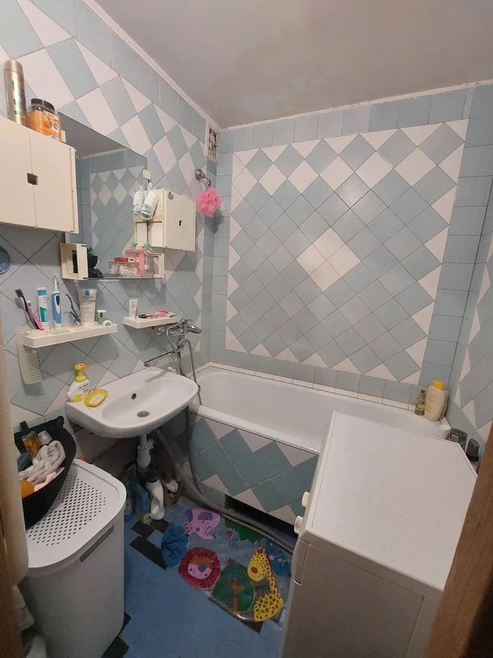 Фото Rent a 2-room apartment, Anny Akhmatovoi Street 6 Kyiv for long-term rent, price: 11000 UAH, code 9742