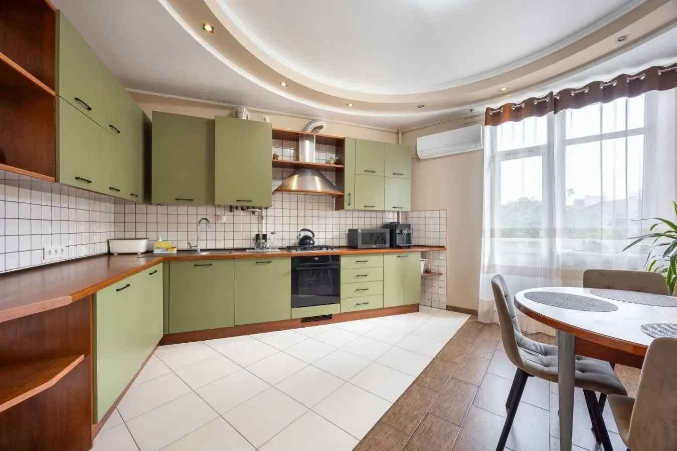 Фото Продаю 3 кімнатну квартиру, 99.2 кв. м, Сергія Єфремова вул. 85 Львів, ціна: 260000 USD, код 9747