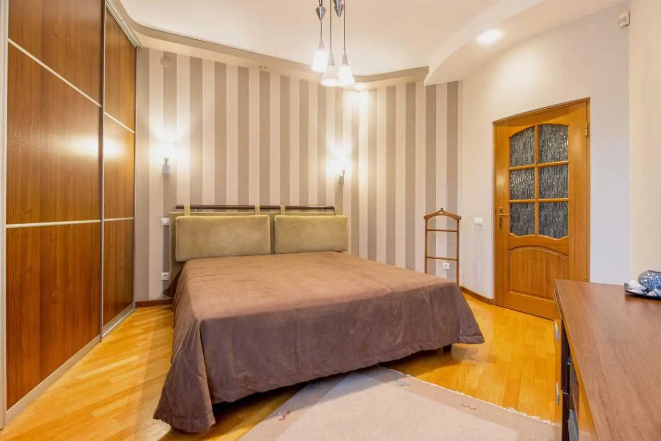 Фото Продаю 3 кімнатну квартиру, 99.2 кв. м, Сергія Єфремова вул. 85 Львів, ціна: 260000 USD, код 9747
