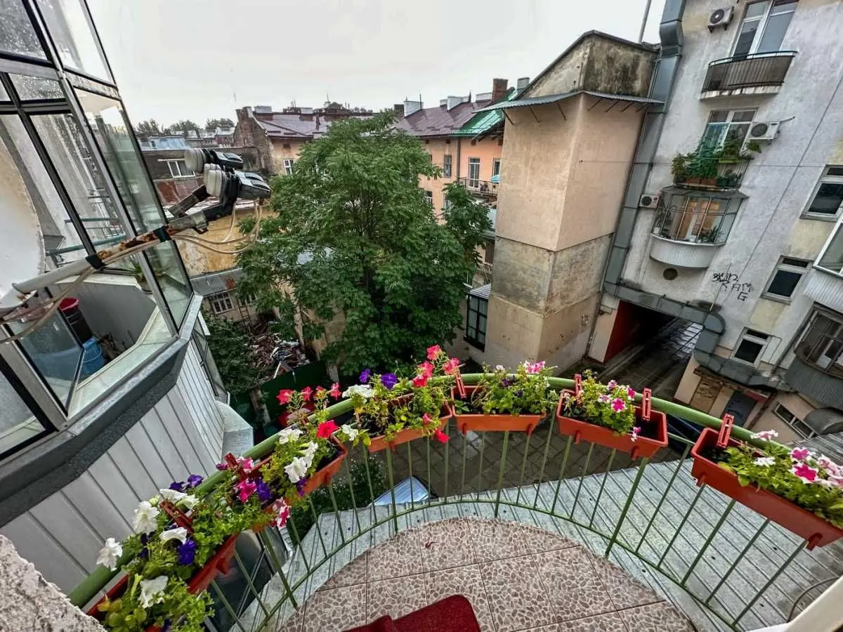 Фото Продаю 3 кімнатну квартиру, 99.2 кв. м, Сергія Єфремова вул. 85 Львів, ціна: 260000 USD, код 9747