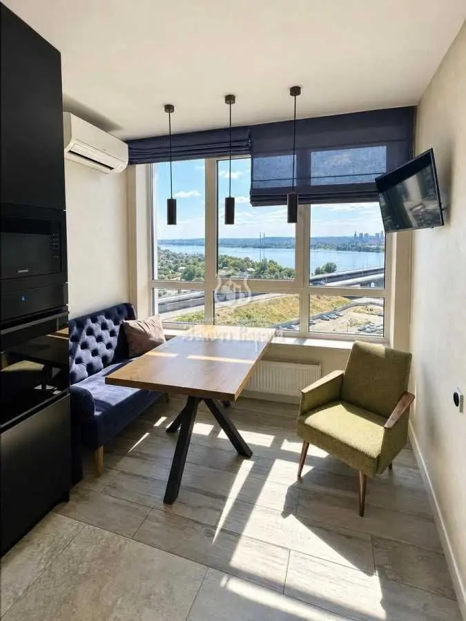 Фото Selling a 2-room apartment, 60.7 sq.m., Zarichna Street 1в Kyiv, price: 155000 USD, code 9753
