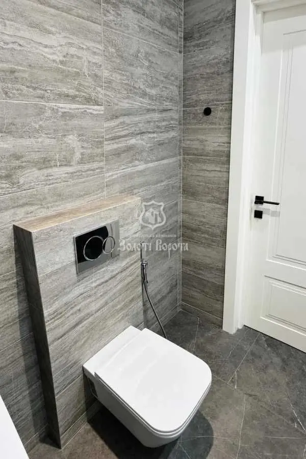 Фото Selling a 2-room apartment, 60.7 sq.m., Zarichna Street 1в Kyiv, price: 155000 USD, code 9753