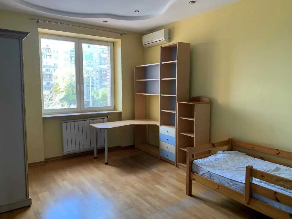 Фото Rent a 3-room apartment, Heroiv Stalinhrada Avenue 6 Kyiv for long-term rent, price: 27000 UAH, code 9754