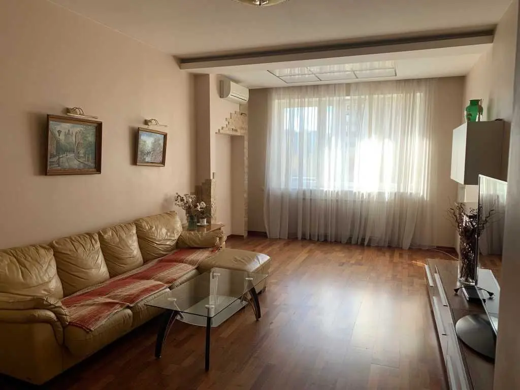 Фото Rent a 3-room apartment, Heroiv Stalinhrada Avenue 6 Kyiv for long-term rent, price: 27000 UAH, code 9754