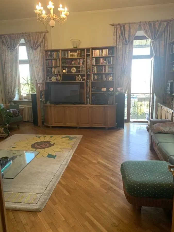 Фото Rent a 3-room apartment, Mykhailivskyi Lane  Kyiv for long-term rent, price: 1250 USD, code 9756