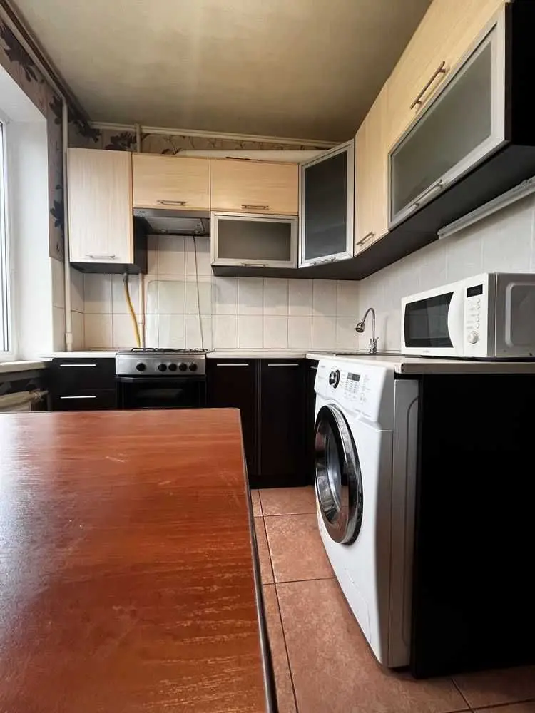 Фото Продаю 3-комнатную квартиру, 69 кв. м, Романа Шухевича просп. (Генерала Ватутина) 26в Киев, цена: 65000 USD, код 9758
