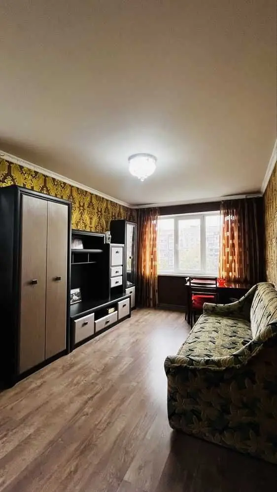 Фото Продаю 3-комнатную квартиру, 69 кв. м, Романа Шухевича просп. (Генерала Ватутина) 26в Киев, цена: 65000 USD, код 9758
