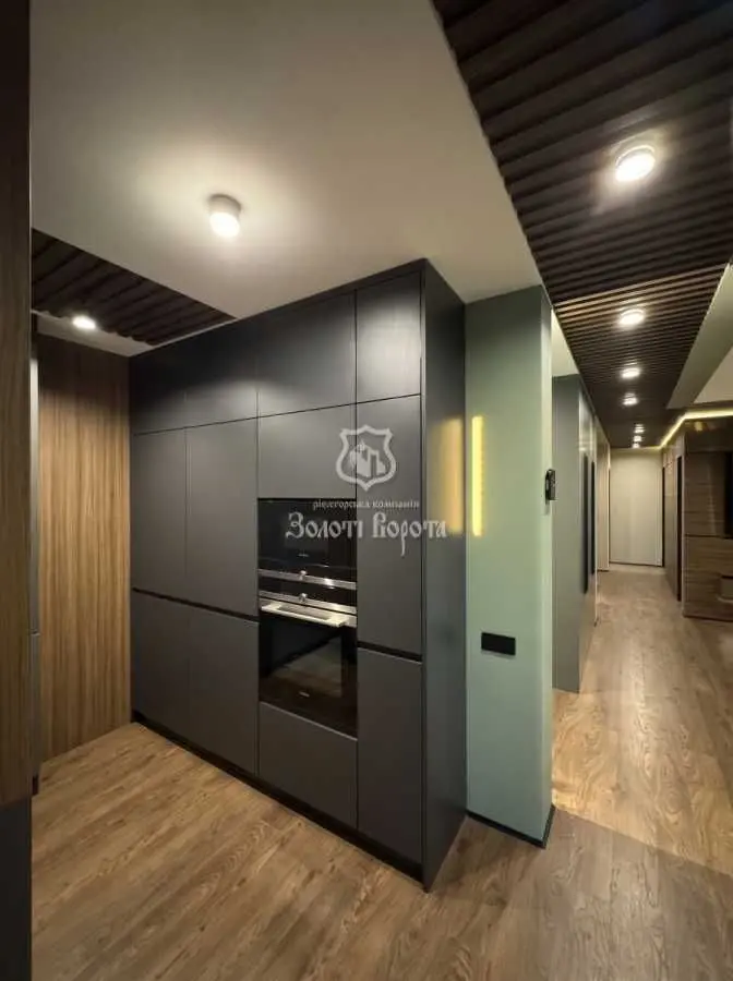 Фото Продаю 5-комнатную квартиру, 134 кв. м, Соборности просп.  Киев, цена: 340000 USD, код 9759