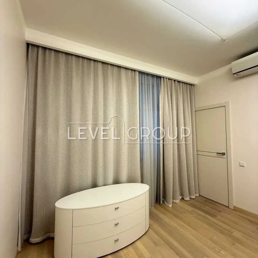 Фото Продаю 3 кімнатну квартиру, 117 кв. м, Василя Тютюнника вул. (Анрі Барбюса) 37/1 Київ, ціна: 400000 USD, код 9760