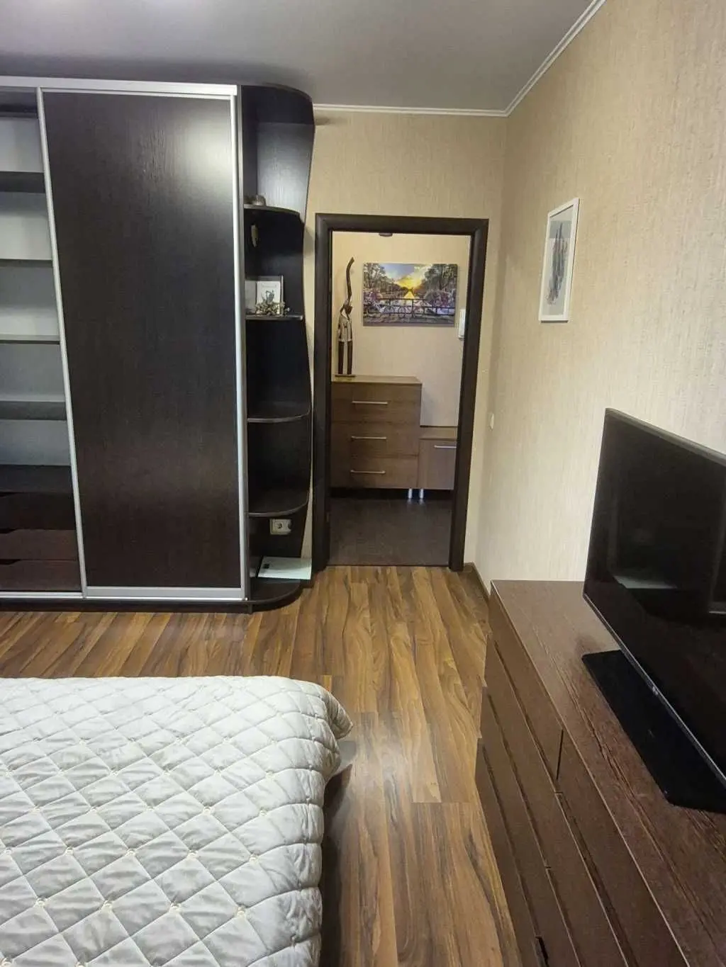 Фото Зняти 2 кімнатну квартиру, Університетська вул. (Карла Маркса) 2/1 Ірпінь в довгострокову оренду, ціна: 21000 UAH, код 9784