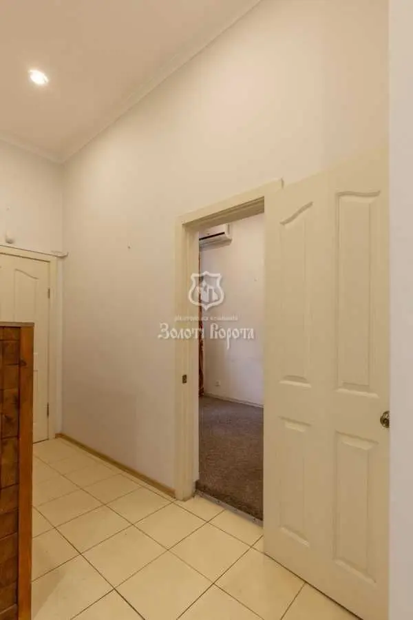Фото Selling a 1-room apartment, 50 sq.m., Instytutska Street 24/7 Kyiv, price: 142000 USD, code 9790