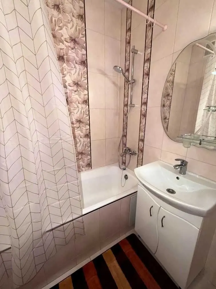 Фото Зняти 2 кімнатну квартиру, Старонаводницька вул. 6 Київ в довгострокову оренду, ціна: 27000 UAH, код 9809