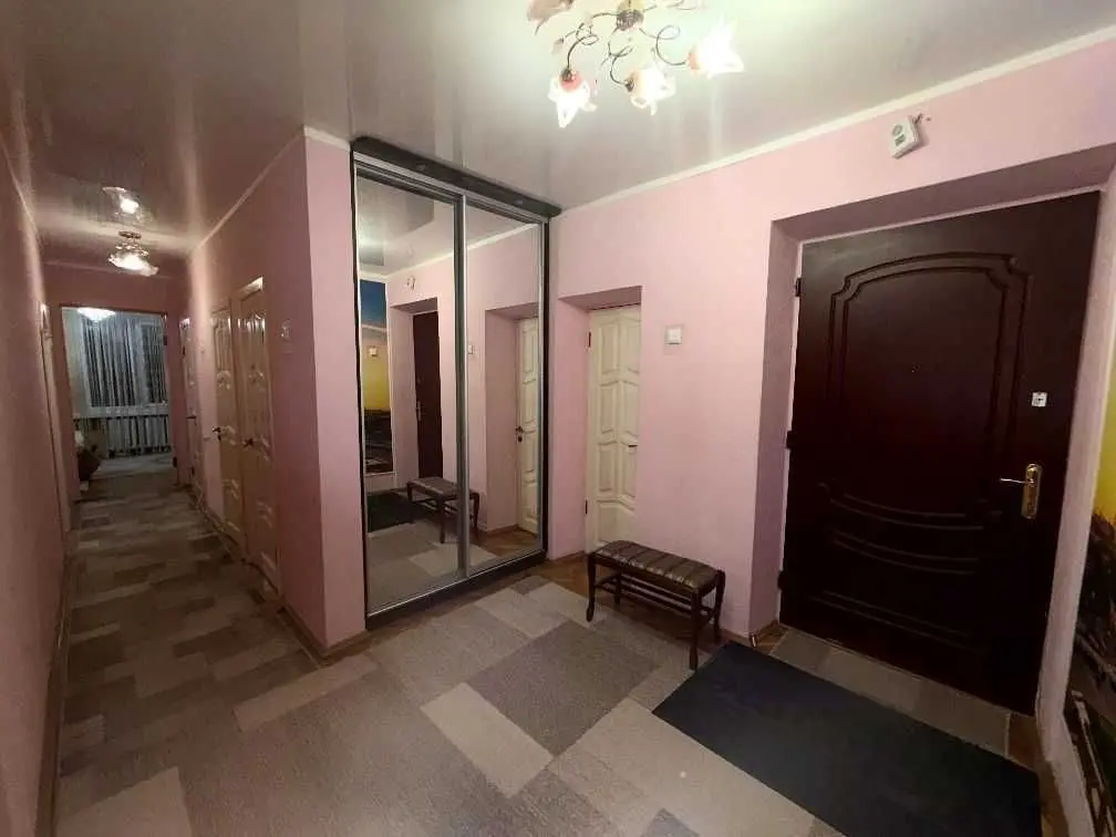 Фото Зняти 2 кімнатну квартиру, Старонаводницька вул. 6 Київ в довгострокову оренду, ціна: 27000 UAH, код 9809