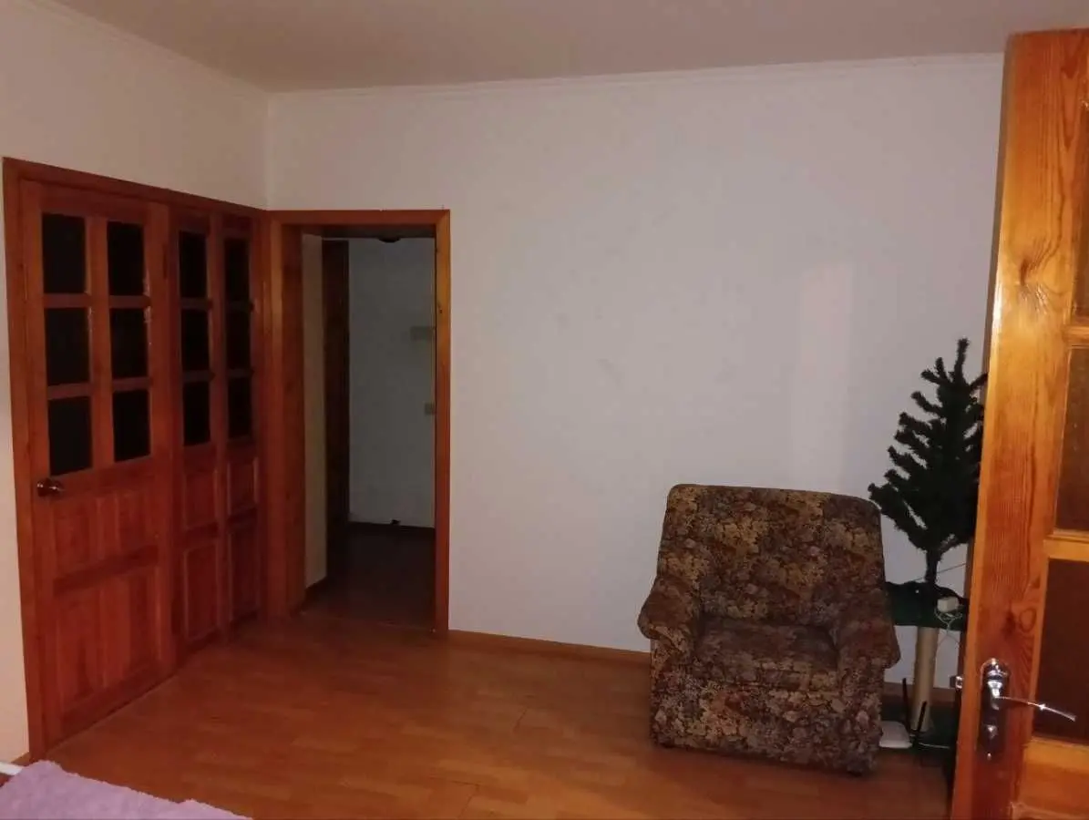 Фото Rent a 3-room apartment, Pidlisna Street 6 Kyiv for long-term rent, price: 5000 UAH, code 9812