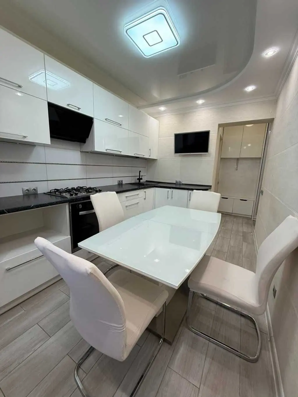 Фото Продаю 3 кімнатну квартиру, 59 кв. м, Героїв Крут вул. (Черепіна)  Суми, ціна: 57000 USD, код 9815