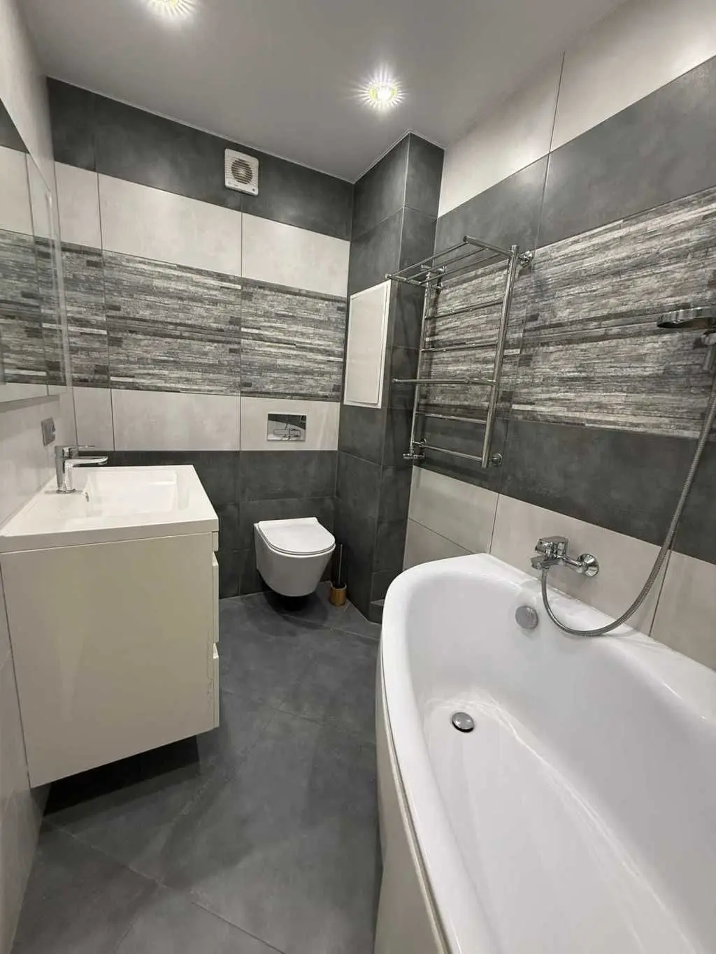 Фото Продаю 3 кімнатну квартиру, 59 кв. м, Героїв Крут вул. (Черепіна)  Суми, ціна: 57000 USD, код 9815