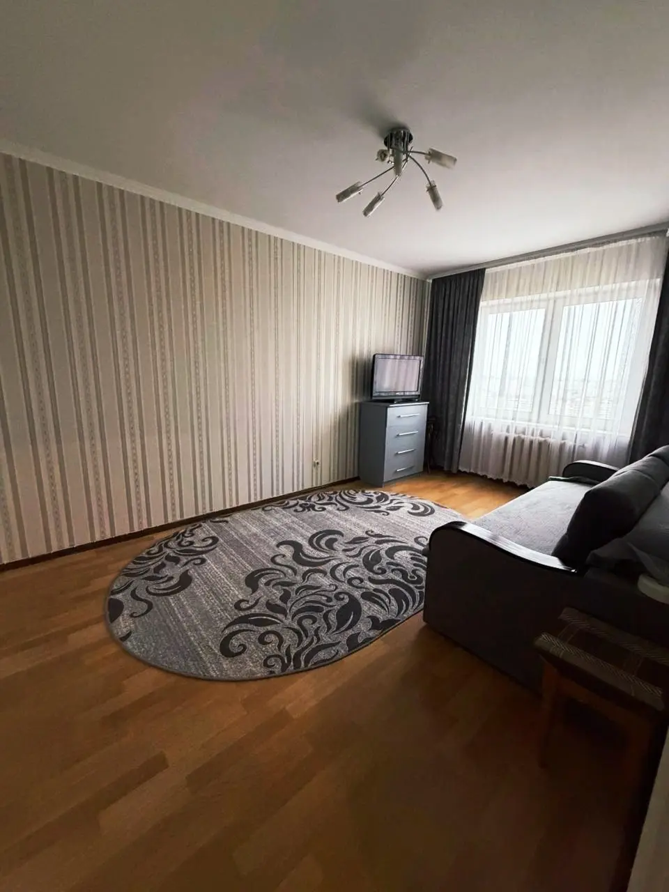 Фото Зняти 1 кімнатну квартиру, Милославська вул. 8 Київ в довгострокову оренду, ціна: 8000 UAH, код 9817