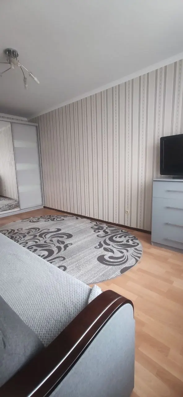 Фото Зняти 1 кімнатну квартиру, Милославська вул. 8 Київ в довгострокову оренду, ціна: 8000 UAH, код 9817