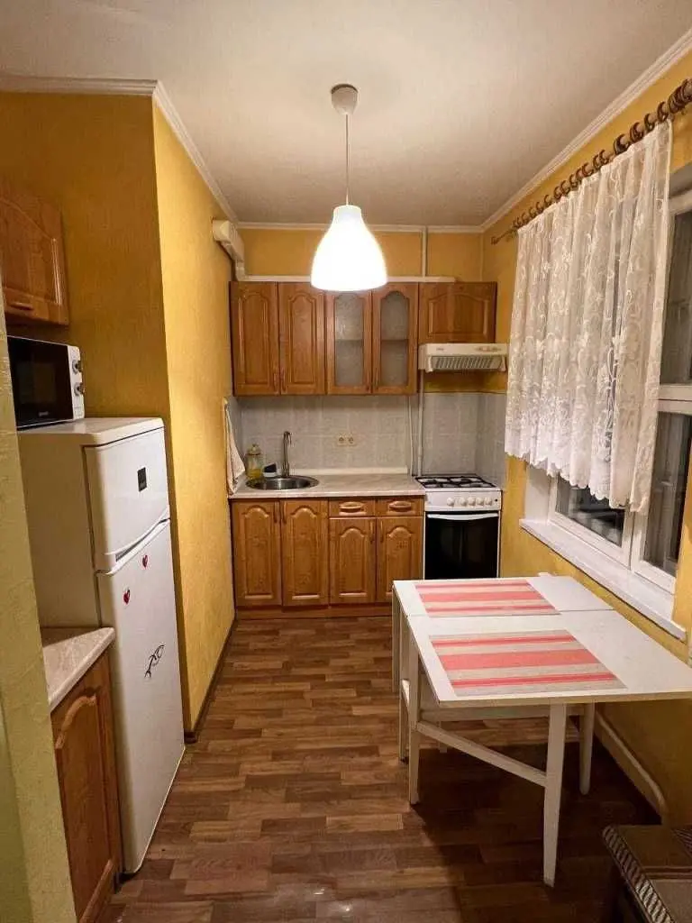 Фото Зняти 1 кімнатну квартиру, Миколи Бажана просп.  Київ в довгострокову оренду, ціна: 9500 UAH, код 9824