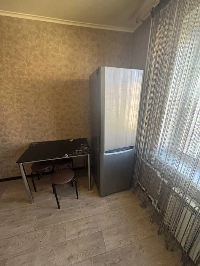 Фото Зняти 1 кімнатну квартиру, Слави бульв. 27 Дніпро в довгострокову оренду, ціна: 16000 UAH, код 9825