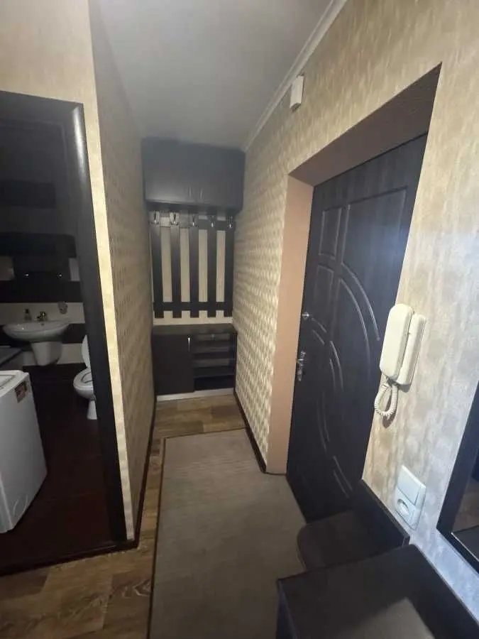 Фото Зняти 1 кімнатну квартиру, Слави бульв. 27 Дніпро в довгострокову оренду, ціна: 16000 UAH, код 9825