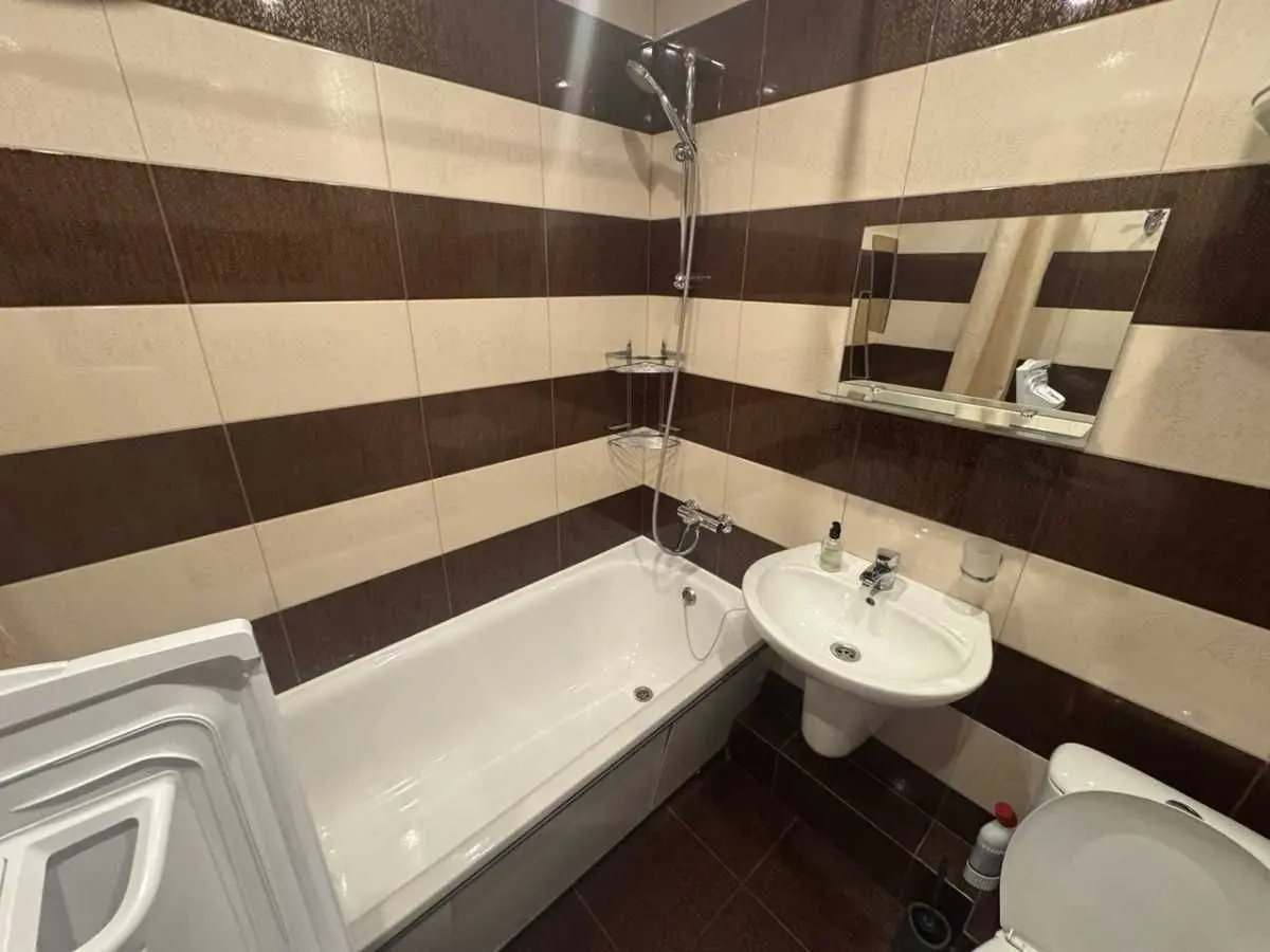 Фото Зняти 1 кімнатну квартиру, Слави бульв. 27 Дніпро в довгострокову оренду, ціна: 16000 UAH, код 9825