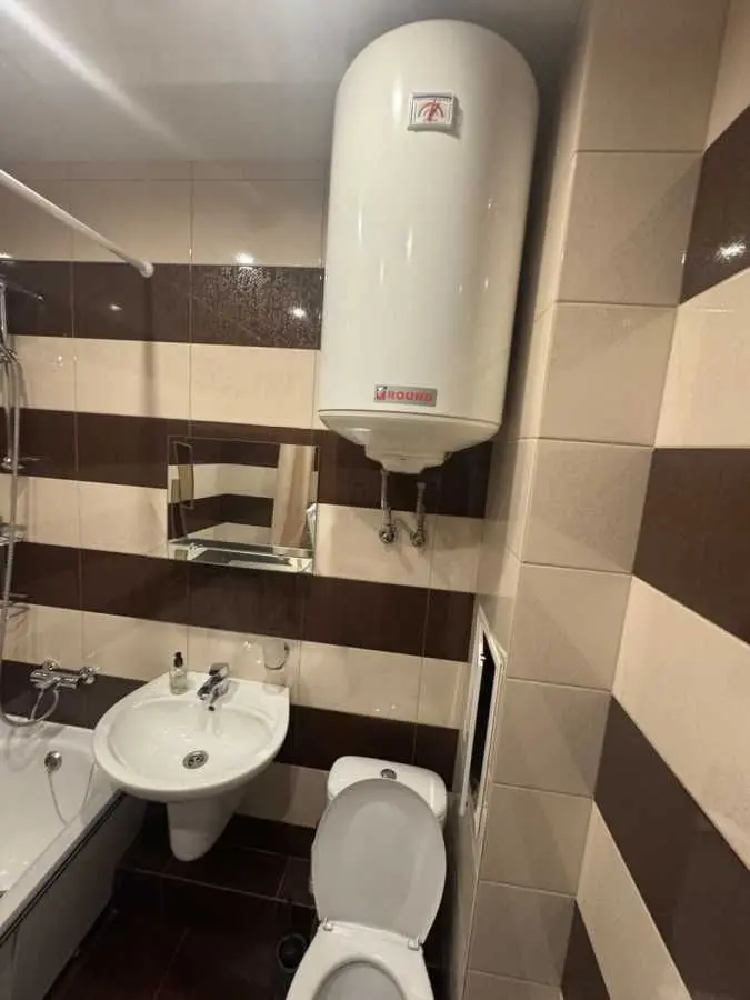 Фото Зняти 1 кімнатну квартиру, Слави бульв. 27 Дніпро в довгострокову оренду, ціна: 16000 UAH, код 9825