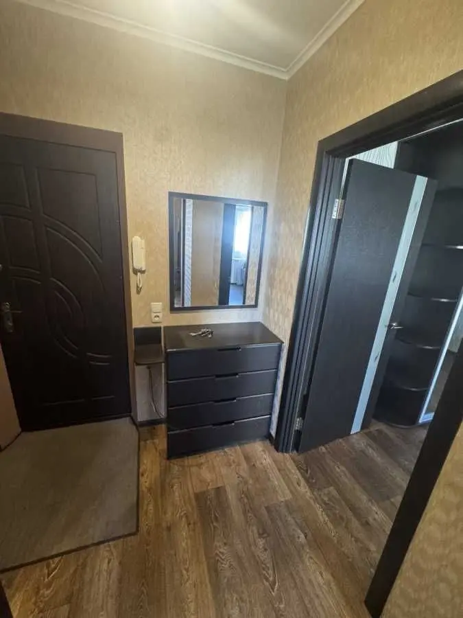 Фото Зняти 1 кімнатну квартиру, Слави бульв. 27 Дніпро в довгострокову оренду, ціна: 16000 UAH, код 9825