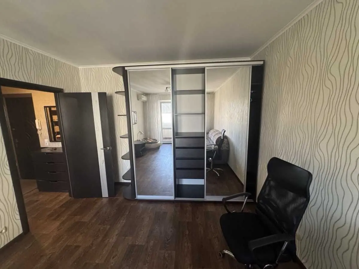 Фото Зняти 1 кімнатну квартиру, Слави бульв. 27 Дніпро в довгострокову оренду, ціна: 16000 UAH, код 9825