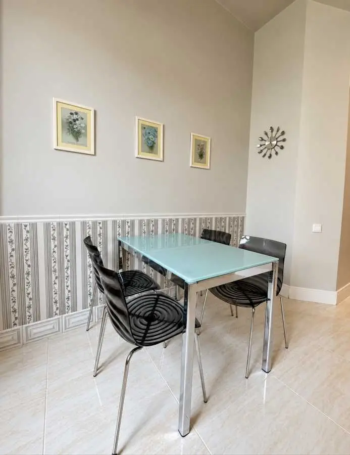 Фото Rent a 3-room apartment, Voskresenska Street (Lenina Street) 9 Dnipro for long-term rent, price: 40000 UAH, code 9827