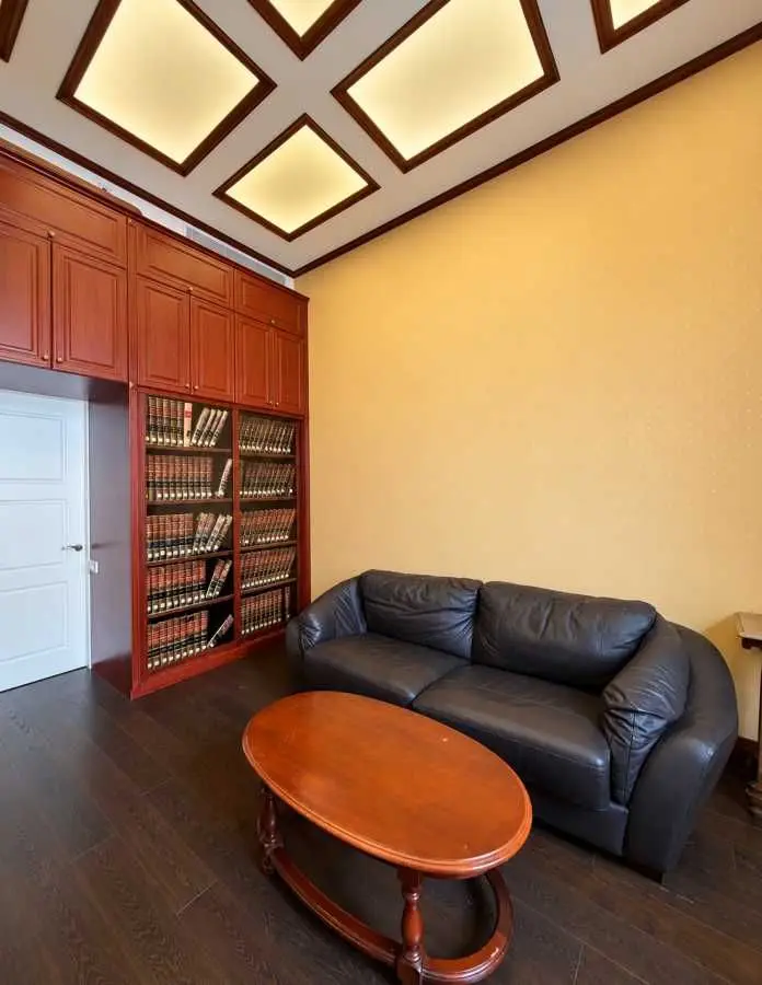 Фото Rent a 3-room apartment, Voskresenska Street (Lenina Street) 9 Dnipro for long-term rent, price: 40000 UAH, code 9827