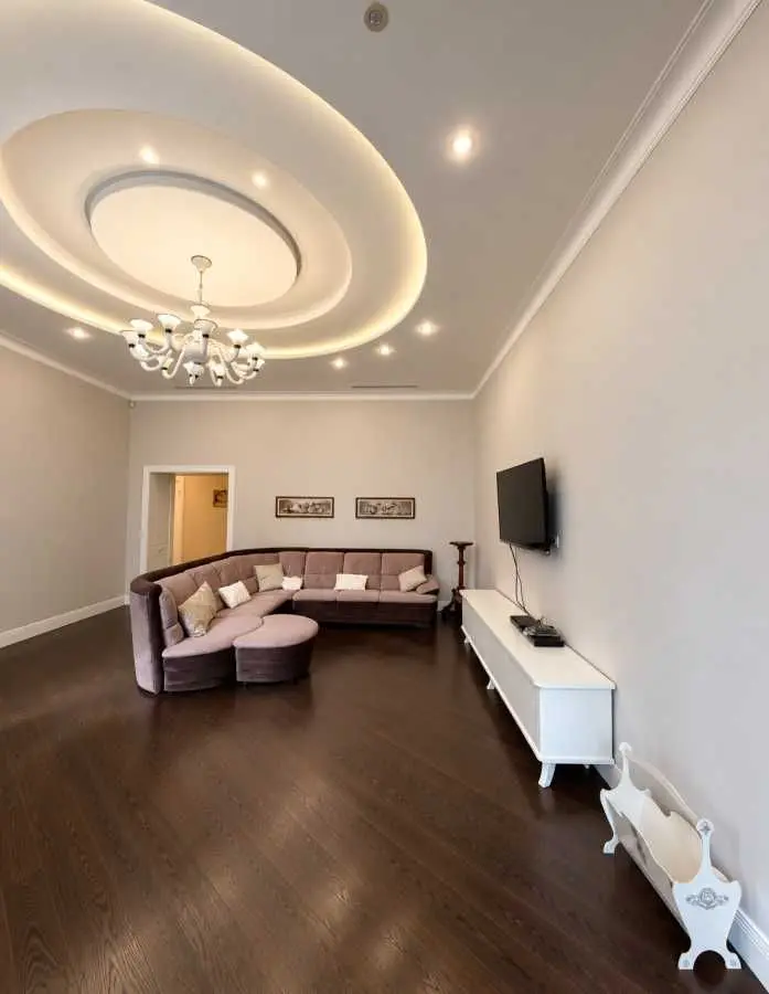Фото Rent a 3-room apartment, Voskresenska Street (Lenina Street) 9 Dnipro for long-term rent, price: 40000 UAH, code 9827