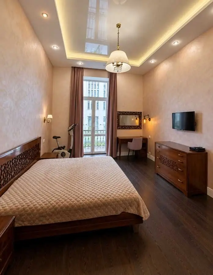 Фото Rent a 3-room apartment, Voskresenska Street (Lenina Street) 9 Dnipro for long-term rent, price: 40000 UAH, code 9827