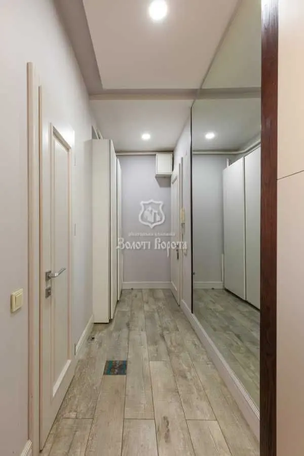 Фото Продаю 1 кімнатну квартиру, 38.8 кв. м, Олеся Гончара вул. 79 Київ, ціна: 118000 USD, код 9830