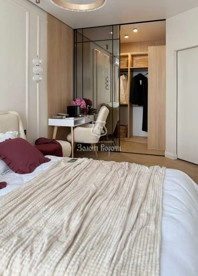 Фото Selling a 1-room apartment, 38.2 sq.m., Sofiivska Borschahivka, price: 99500 USD, code 9835