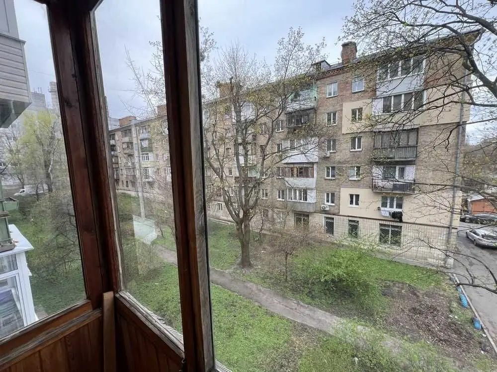 Фото Зняти 2 кімнатну квартиру, Машинобудівна вул. 34 Київ в довгострокову оренду, ціна: 16000 UAH, код 9848