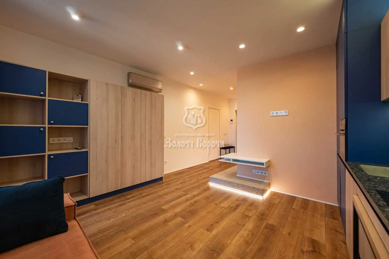 Фото Selling a 1-room apartment, 48 sq.m., Antonovycha Street (Horkoho Street)  Kyiv, price: 129000 USD, code 9860