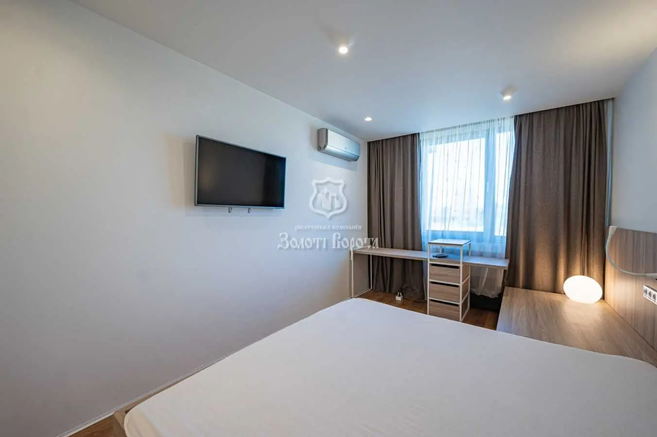 Фото Selling a 1-room apartment, 48 sq.m., Antonovycha Street (Horkoho Street)  Kyiv, price: 129000 USD, code 9860