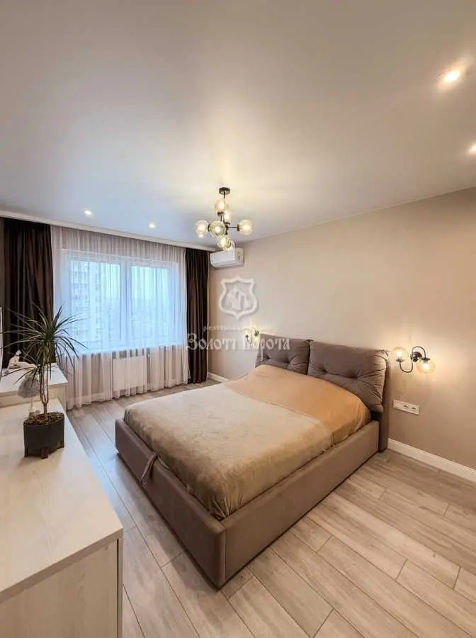 Фото Selling a 2-room apartment, 54 sq.m., Sofii Rusovoi Street 7 Kyiv, price: 72000 USD, code 9869