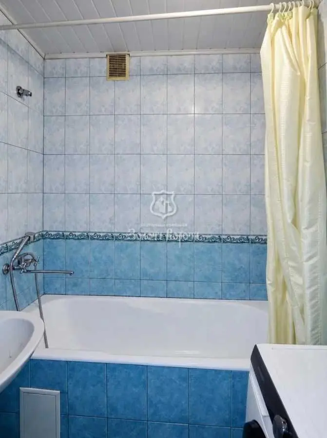 Фото Продаю 3-комнатную квартиру, 64.7 кв. м, Сентябрьская ул.  Киев, цена: 58000 USD, код 9888