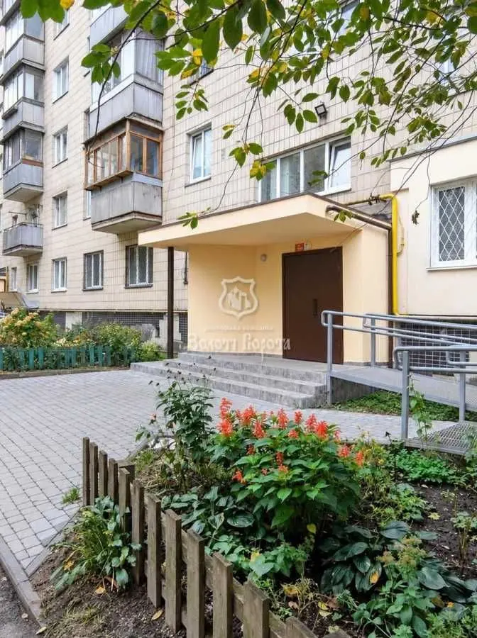 Фото Продаю 3-комнатную квартиру, 64.7 кв. м, Сентябрьская ул.  Киев, цена: 58000 USD, код 9888