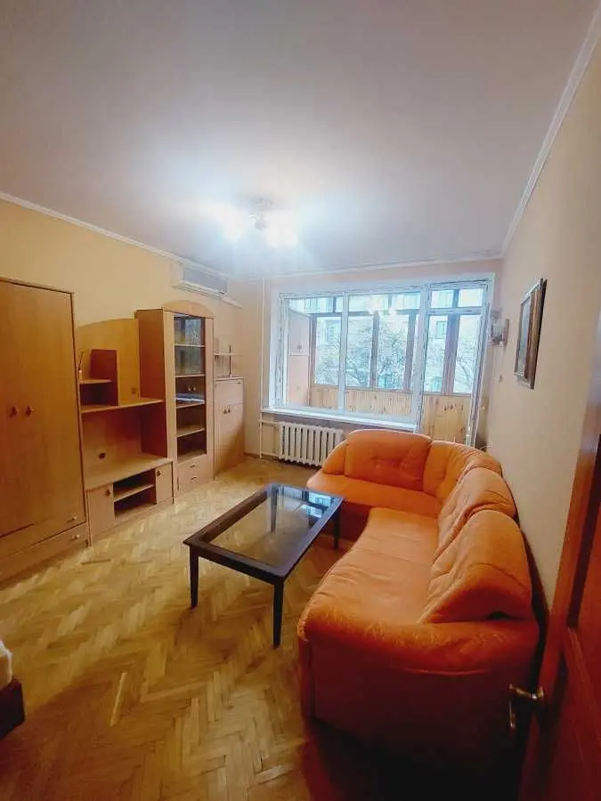 Фото Зняти 1 кімнатну квартиру, Василя Тютюнника вул. (Анрі Барбюса)  Київ в довгострокову оренду, ціна: 20000 UAH, код 9901
